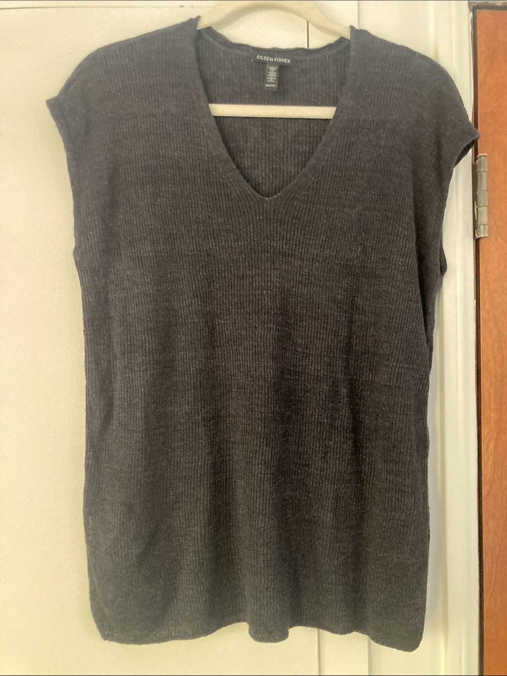 EILEEN FISHER Charcoal Ribbed V-Neck Sleeveless Knit Top